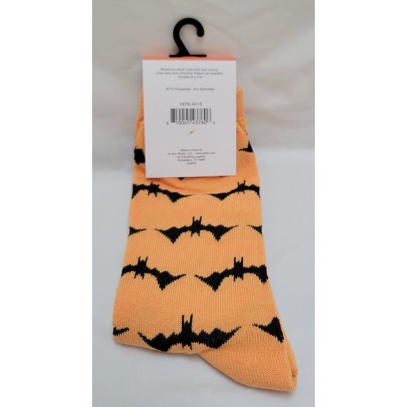 NWT Halloween Socks - Bundle Ready Crew Socks Size 4 - 10 - Orange with Bats - Picture 3 of 3